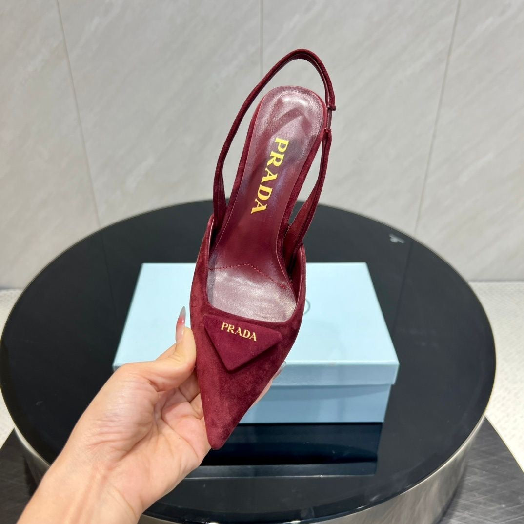 The suede heels π
