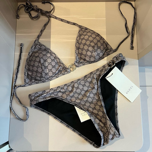 GG bikini